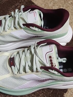 Diadora Mens Mint and Burgundy Running Shoes - Atom Star